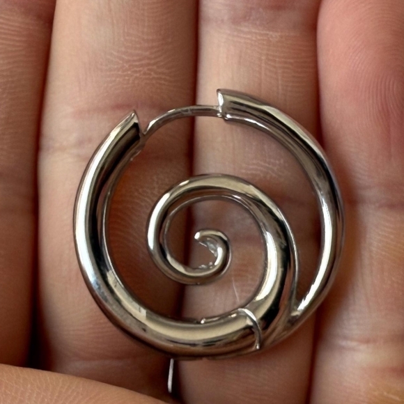 Silver spiral earrings - Picture 6 of 7